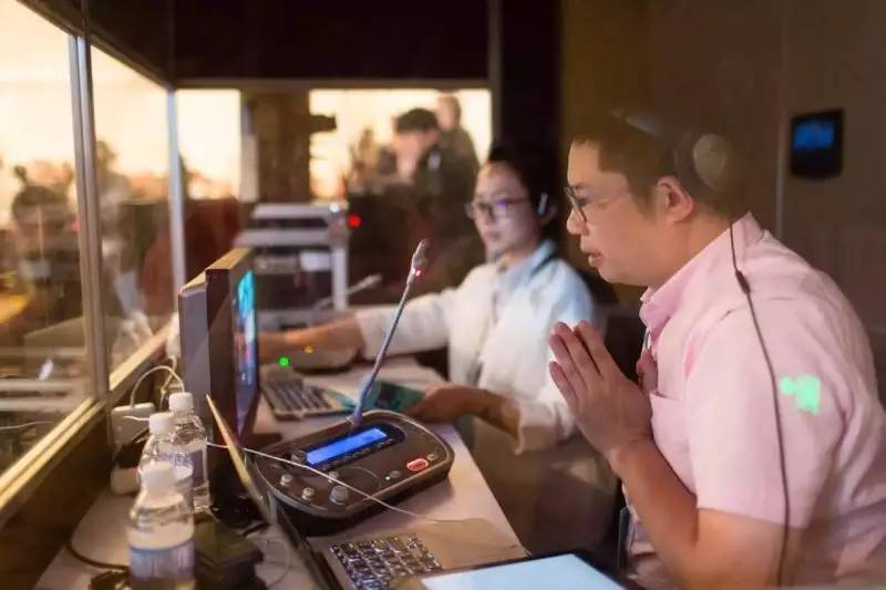 同聲翻譯報價也要看翻譯水平和專業(yè)領域